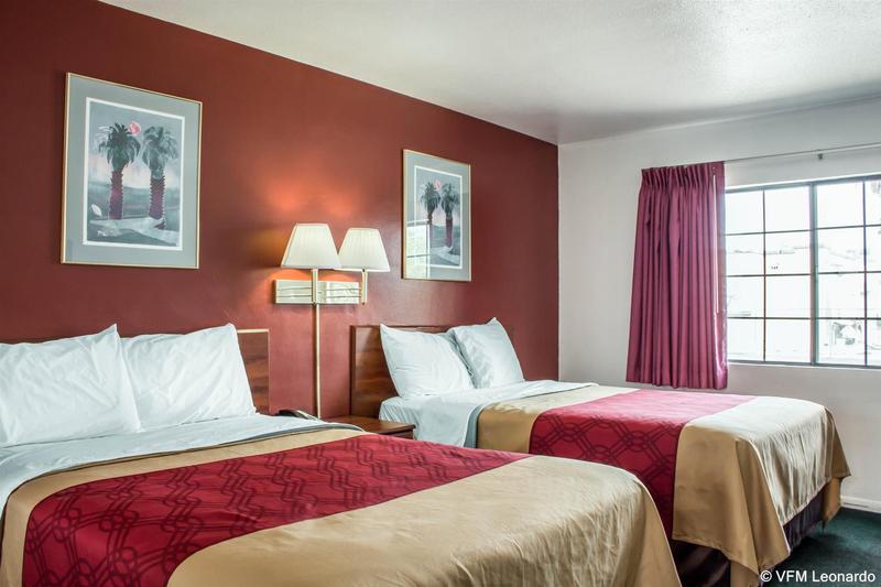 فندق Econo Lodge Near The University Of Arizona