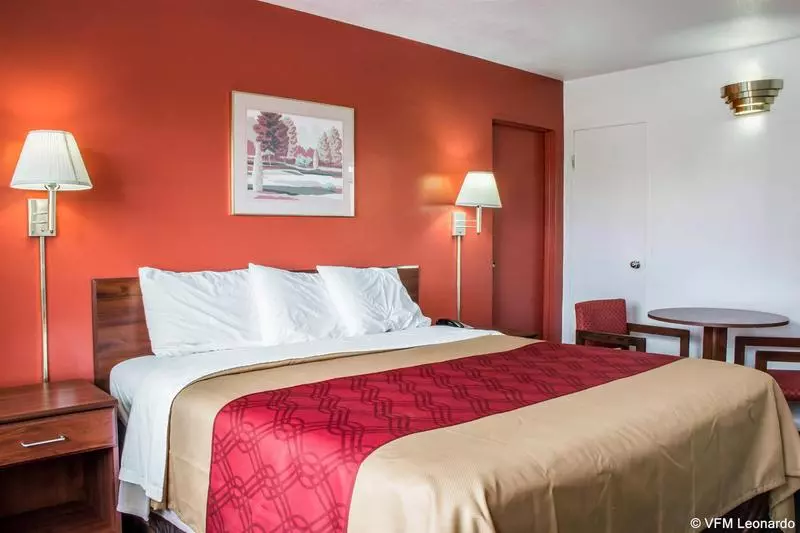 Otel Econo Lodge Near The University Of Arizona