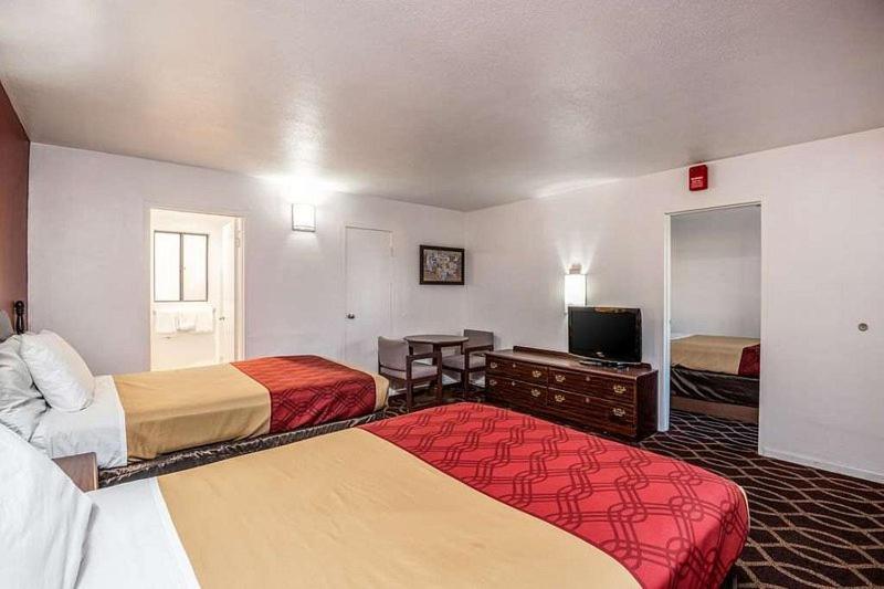 فندق Econo Lodge Near The University Of Arizona