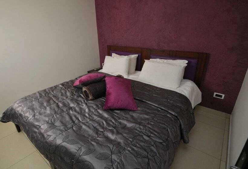 هتل Hollywood Inn Boutique