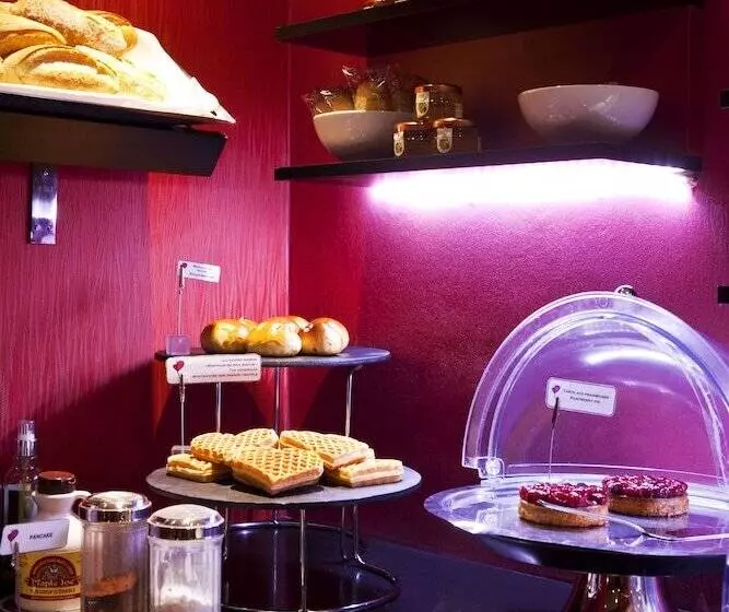 هتل Montmartre Mon Amour