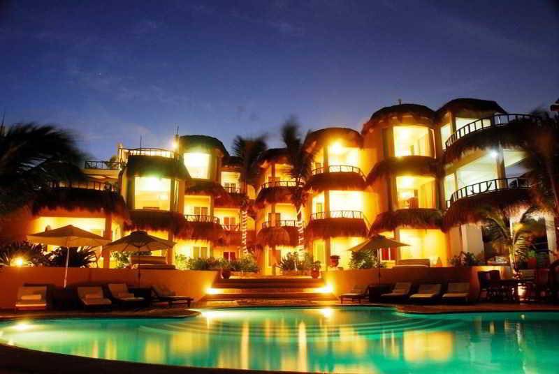 هتل Playa La Media Luna