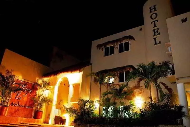 Hotel Playa La Media Luna