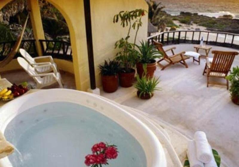 هتل Playa La Media Luna