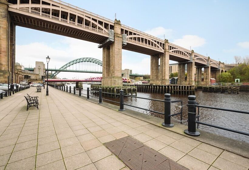 בית מלון כפרי Ramada Encore Newcastle Gateshead