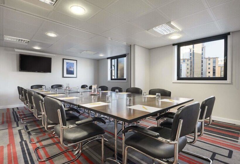 בית מלון כפרי Ramada Encore Newcastle Gateshead