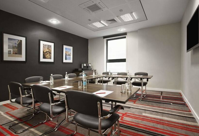 בית מלון כפרי Ramada Encore Newcastle Gateshead