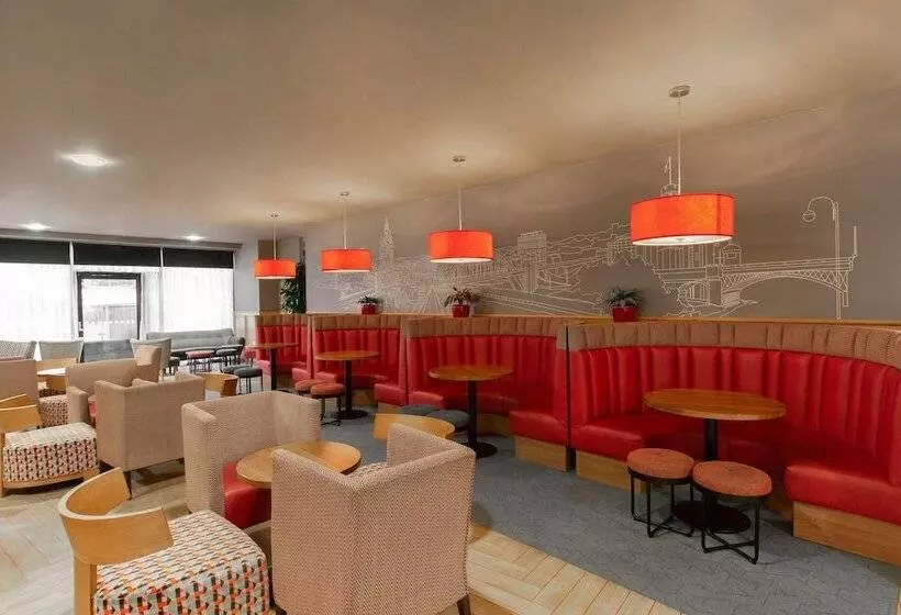 Отель Ramada Encore Newcastle Gateshead