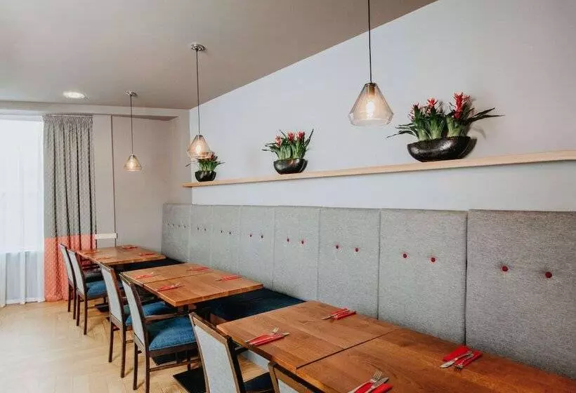 Отель Ramada Encore Newcastle Gateshead