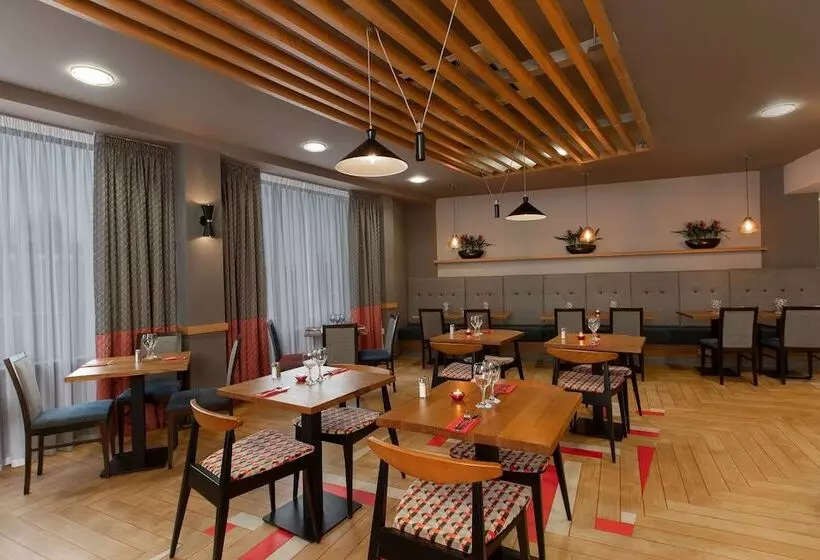 Отель Ramada Encore Newcastle Gateshead