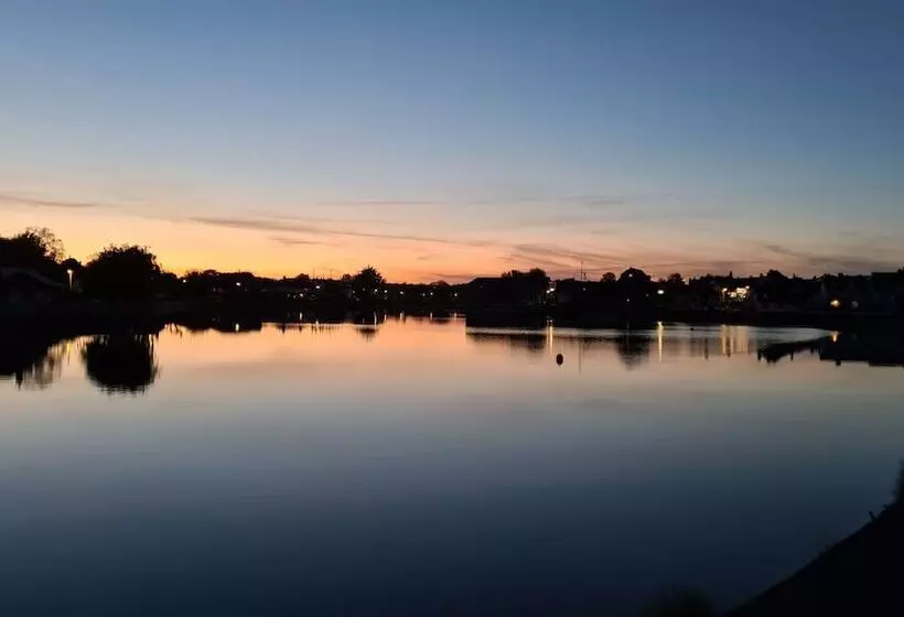 Отель The Crown