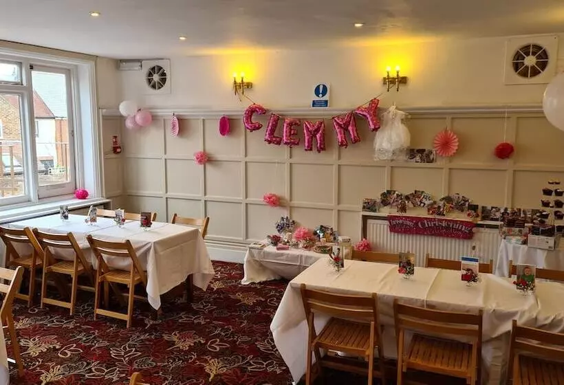 Отель The Crown