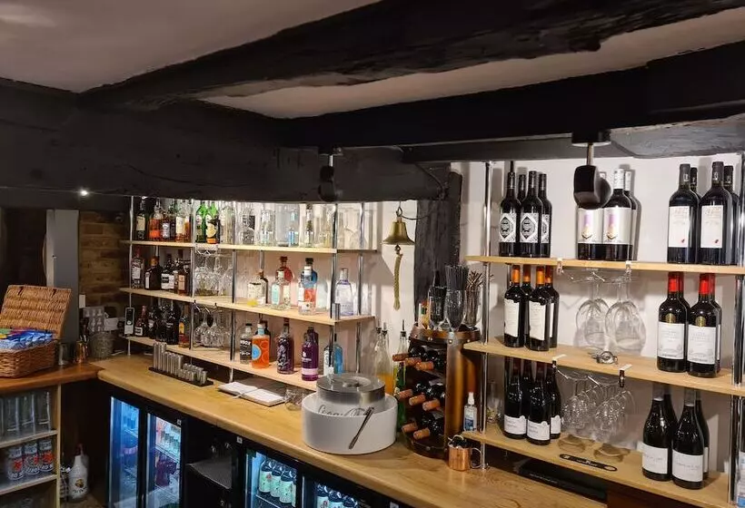 Отель The Crown