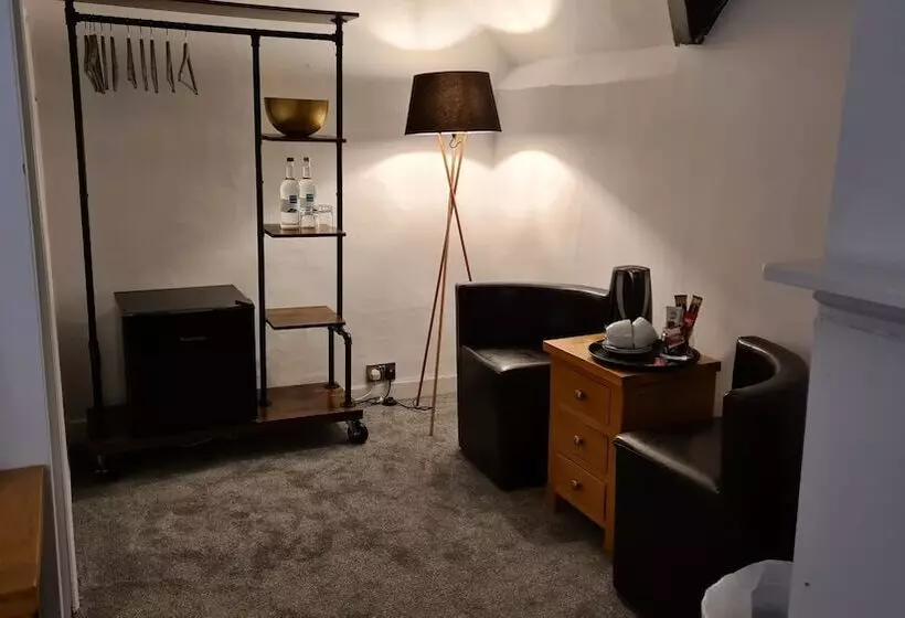 Отель The Crown