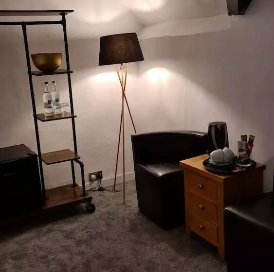 Отель The Crown