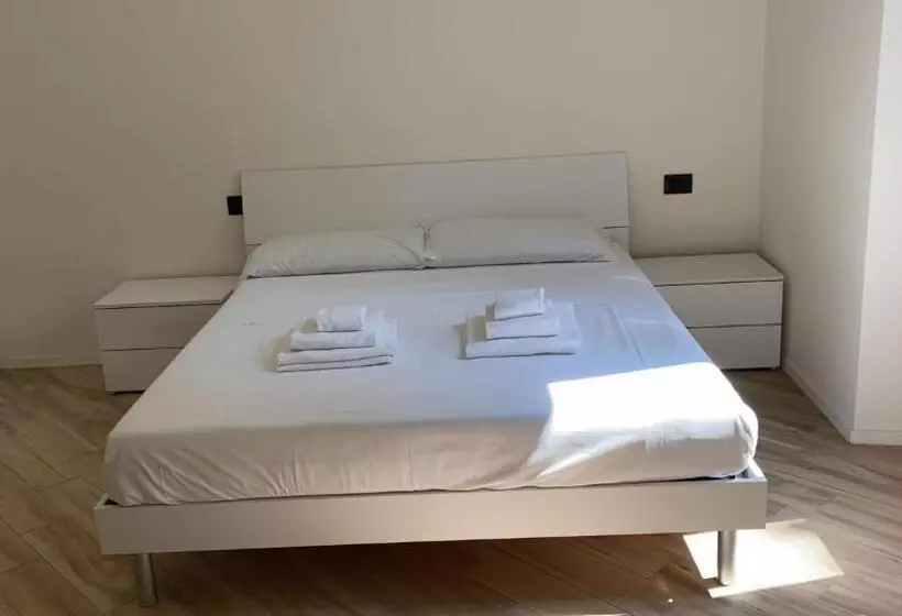 Aamiaismajoitus (B&B) Pigneto Square Home