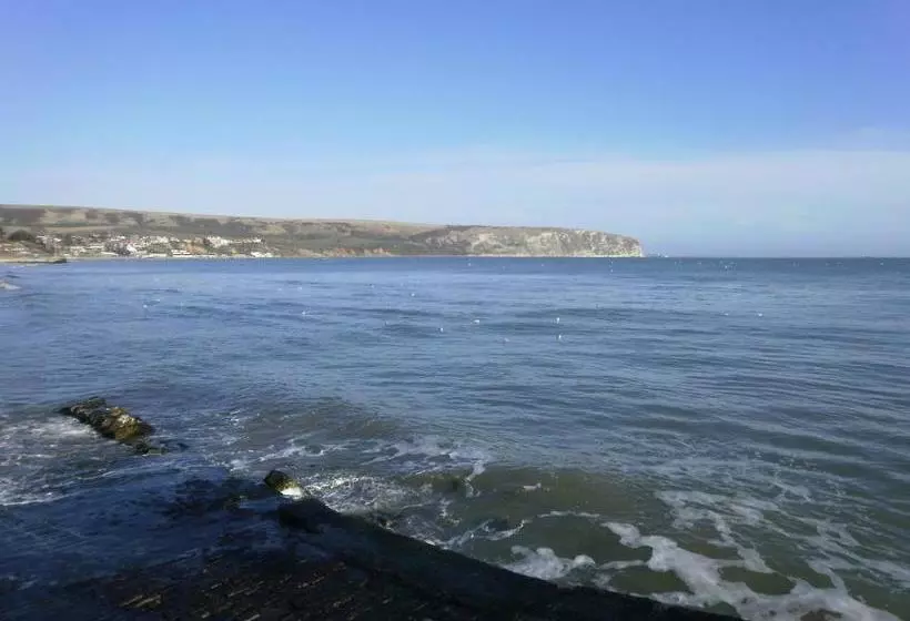 تختخواب و صبحانه Town Hall Lodge