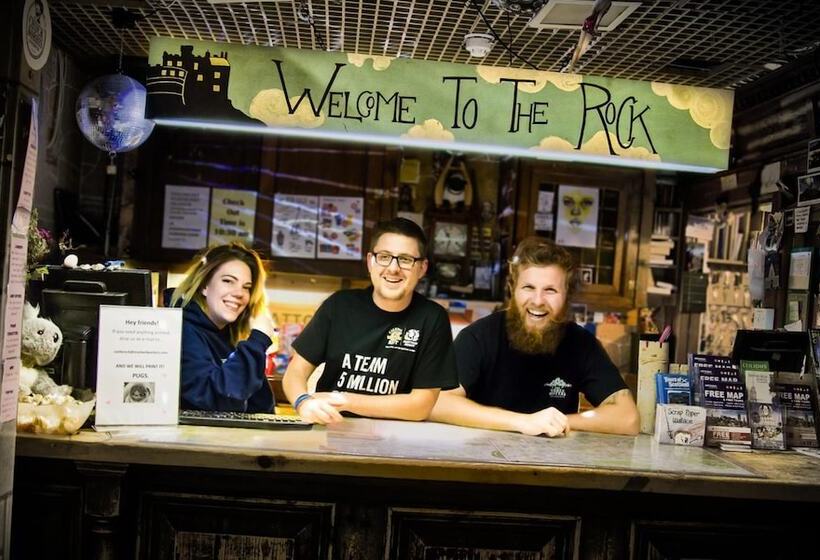 Castle Rock Hostel   Adults Only