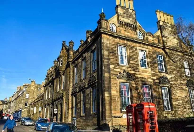 Castle Rock Hostel Adults Only