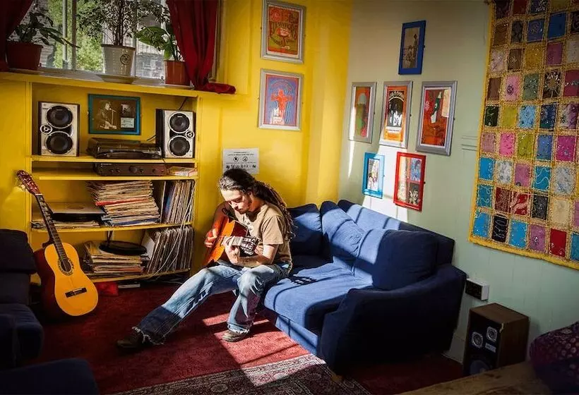 Castle Rock Hostel Adults Only