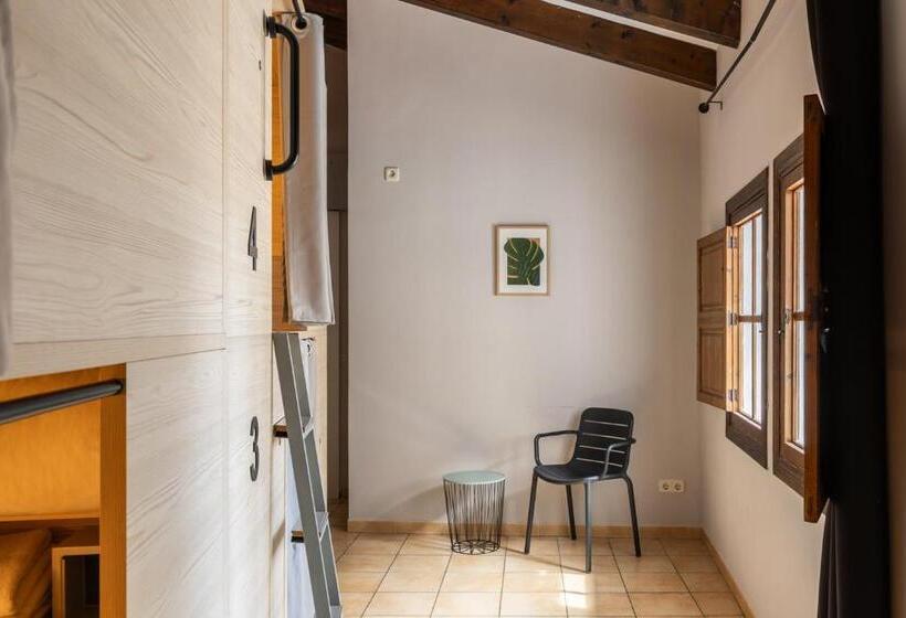 El Josemari Youth Hostel   Albergue Juvenil