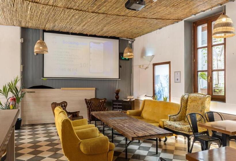 El Josemari Youth Hostel   Albergue Juvenil