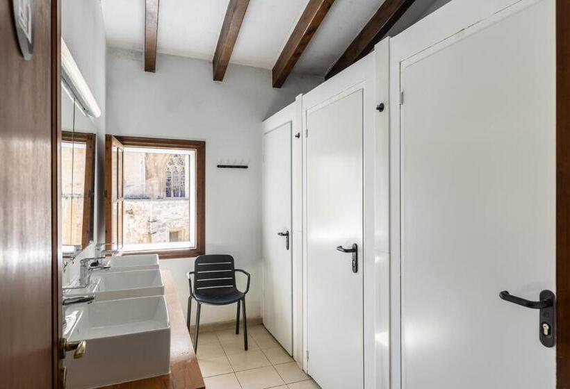 El Josemari Youth Hostel   Albergue Juvenil