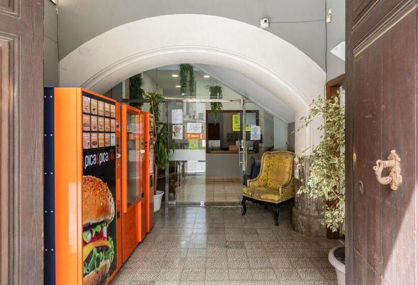 El Josemari Youth Hostel   Albergue Juvenil