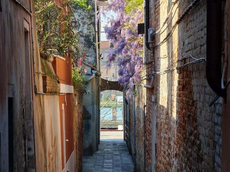 مسافرخانه Luxury Suites In Venice Friendly Venice Suites