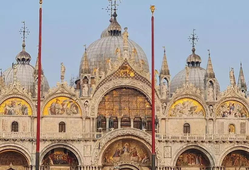 مسافرخانه Luxury Suites In Venice Friendly Venice Suites