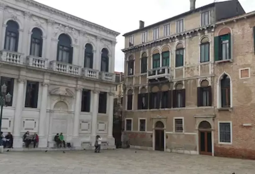 مسافرخانه Luxury Suites In Venice Friendly Venice Suites