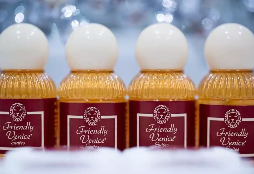 مسافرخانه Luxury Suites In Venice Friendly Venice Suites