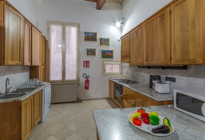 مسافرخانه Luxury Suites In Venice Friendly Venice Suites