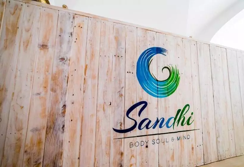 مسافرخانه Sandhi House Yoga & Wellness