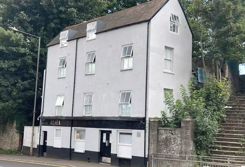 Hostel Alma