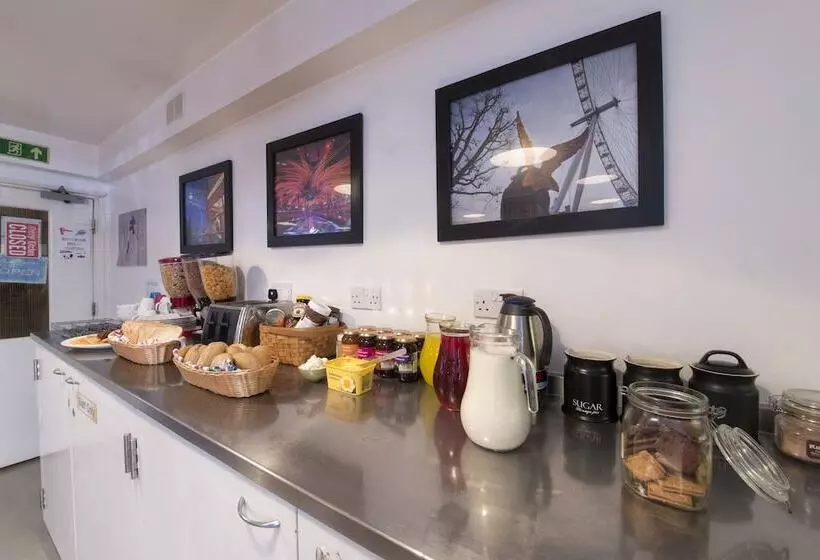 ホテル Astor Kensington Hostel