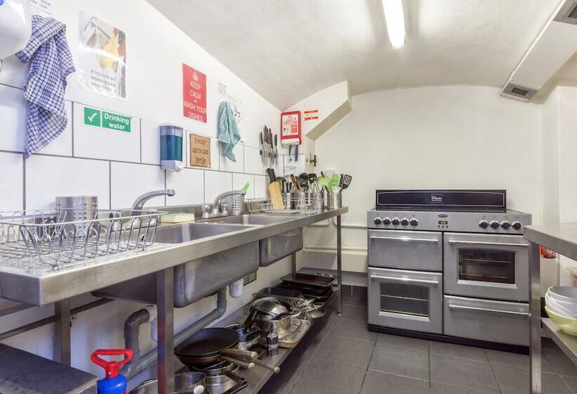 هتل Astor Kensington Hostel