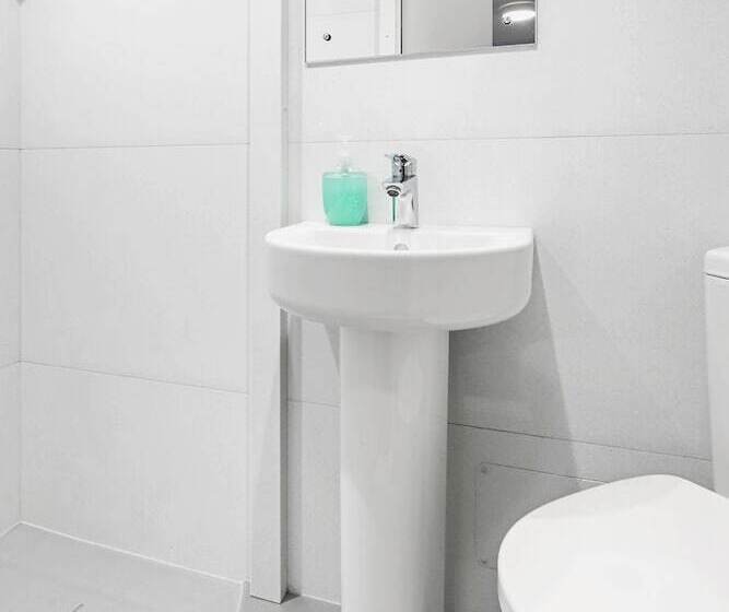 هتل Astor Kensington Hostel