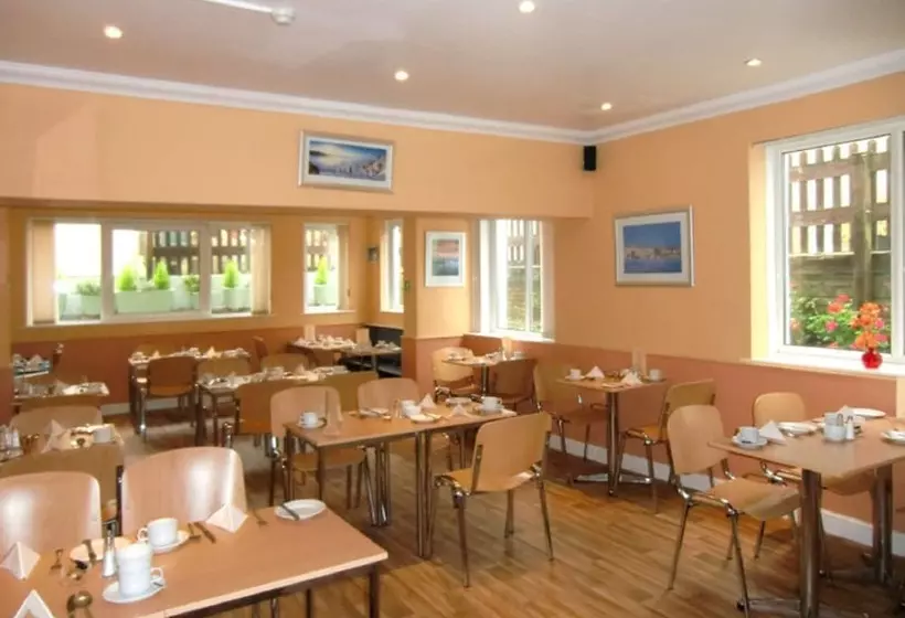 בית מלון כפרי Brooklands