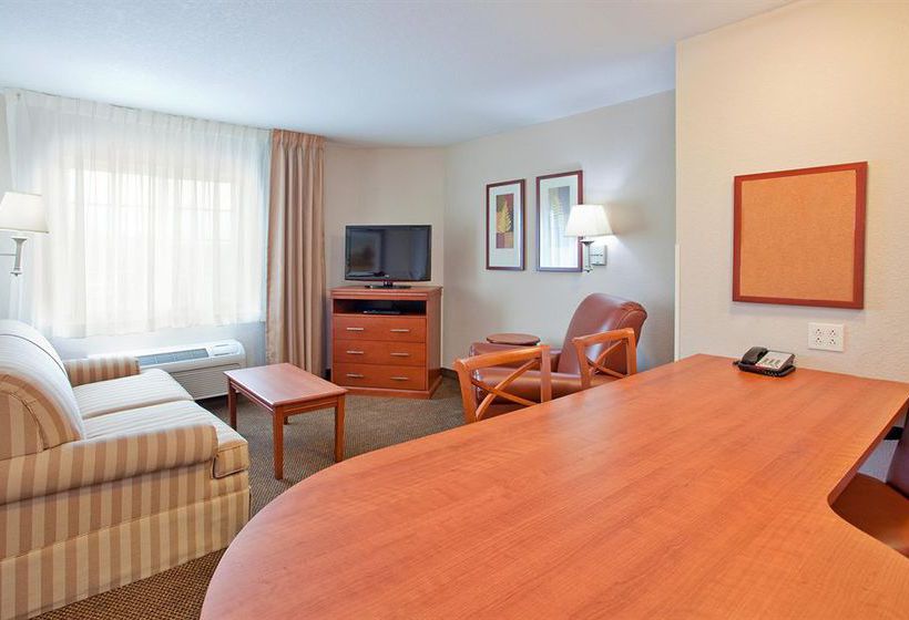 فندق Candlewood Suites Kansas City Airport