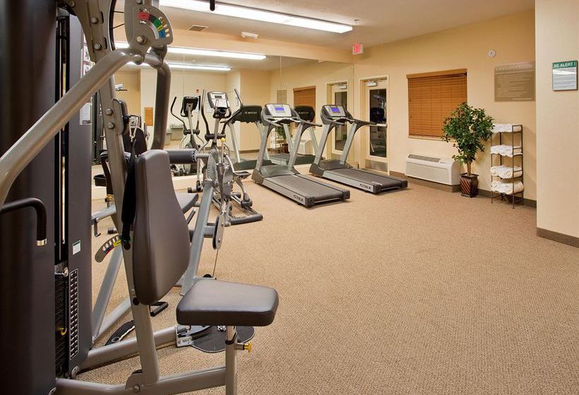 فندق Candlewood Suites Kansas City Airport