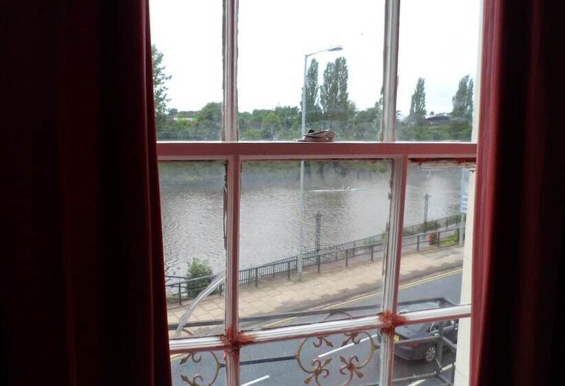 فندق Severn View