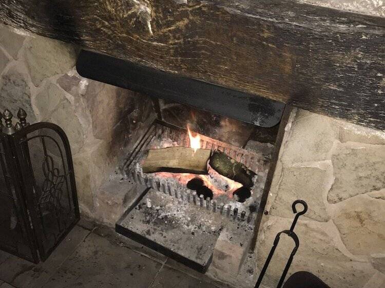 فندق Severn View