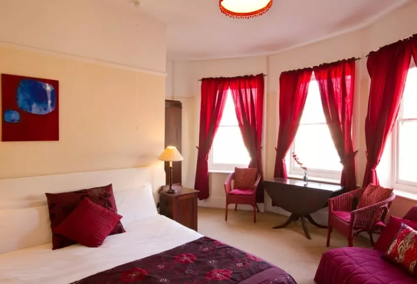 هتل The Guesthouse East