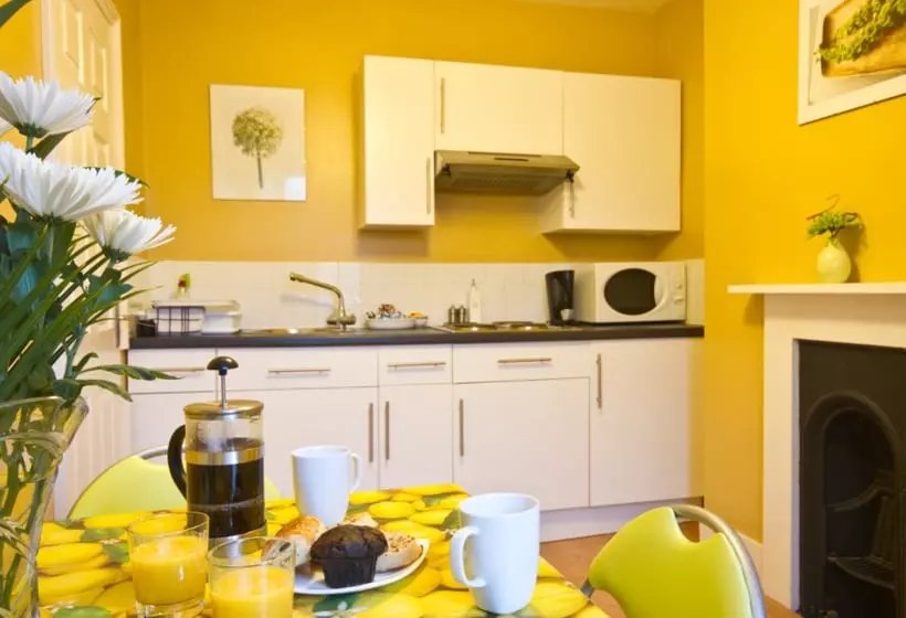 هتل The Guesthouse East