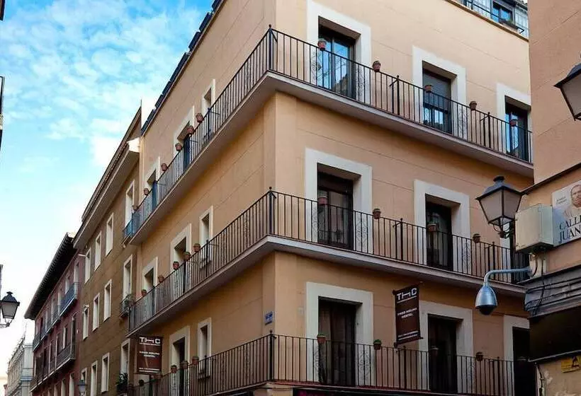 Thc Tirso Molina Hostel
