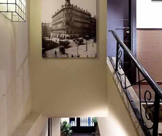 Thc Tirso Molina Hostel