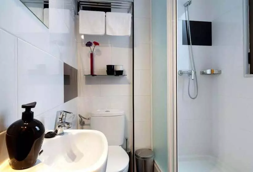 Thc Tirso Molina Hostel