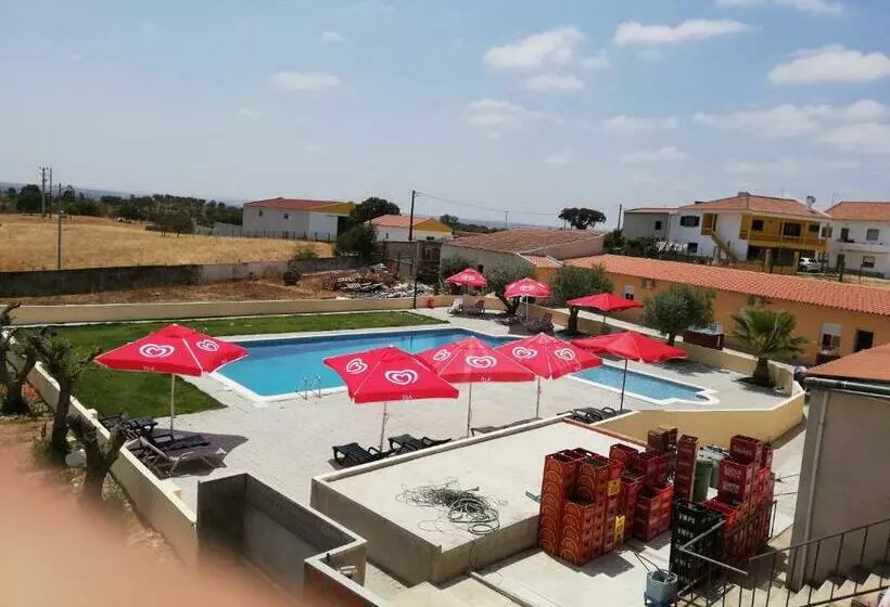 ペンション Nefama Pensao