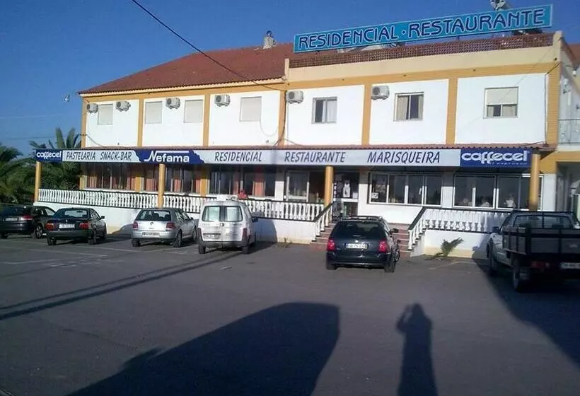 ペンション Nefama Pensao